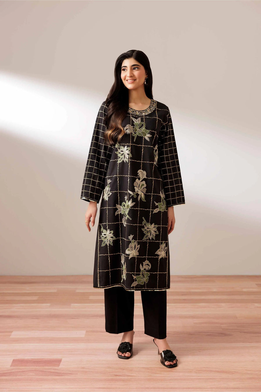 Chic Embroidered 2-Piece Suit Set for You