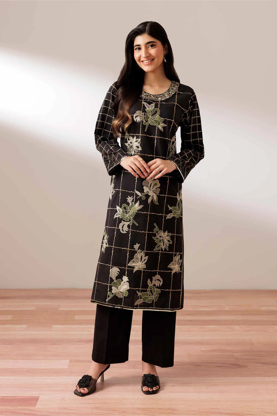 Chic Embroidered 2-Piece Suit Set for You