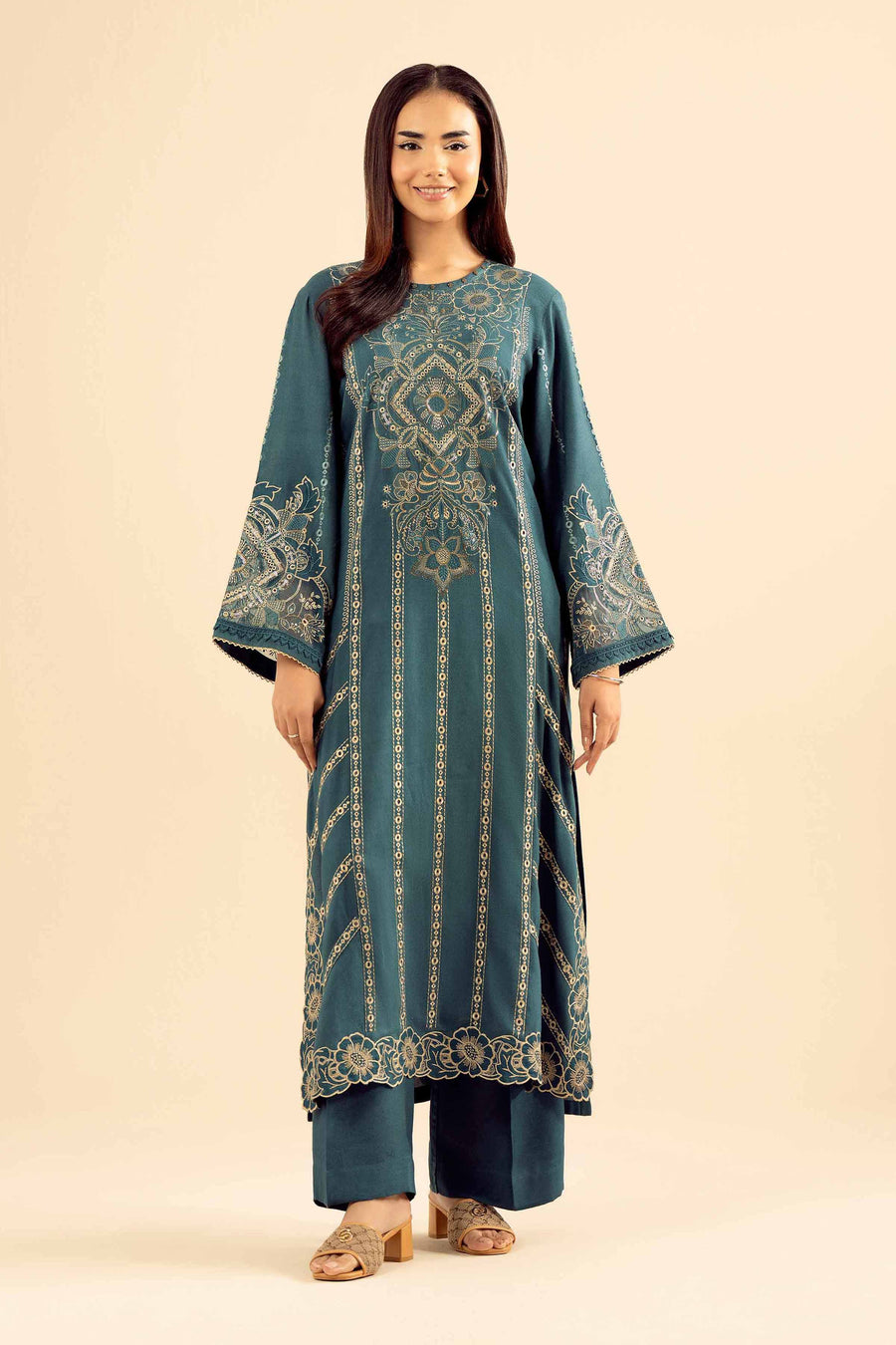 Stylish 2 Piece Embroidered Suit for Effortless Chic Looks