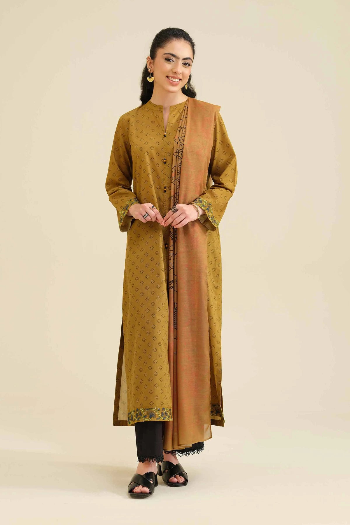 Elegant Embroidered 3-Piece Pakistani Suit Set