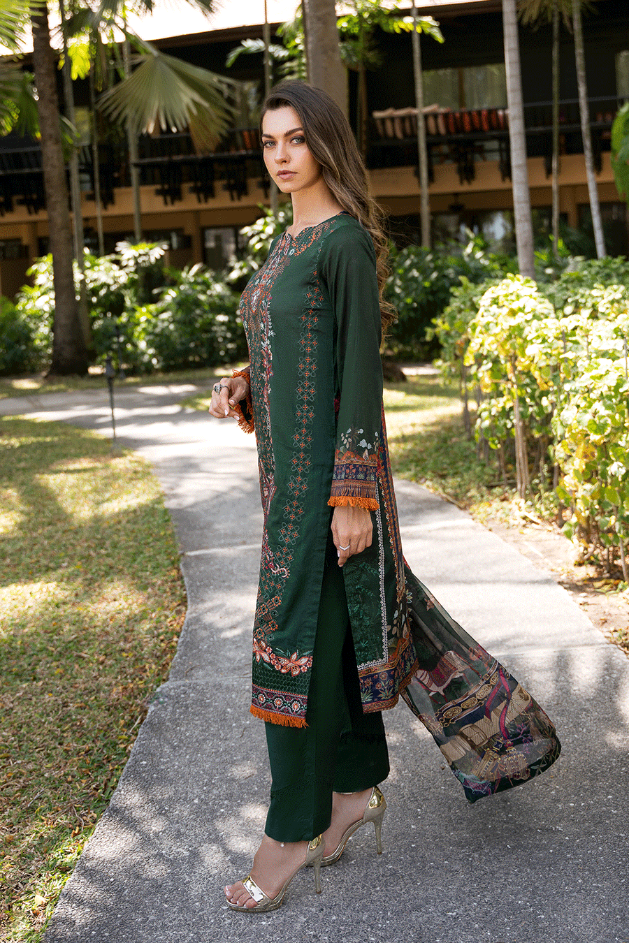 Emerald Heritage Embroidered Lawn 3-Piece Suit with Printed Chiffon Dupatta - Pehnaawaa