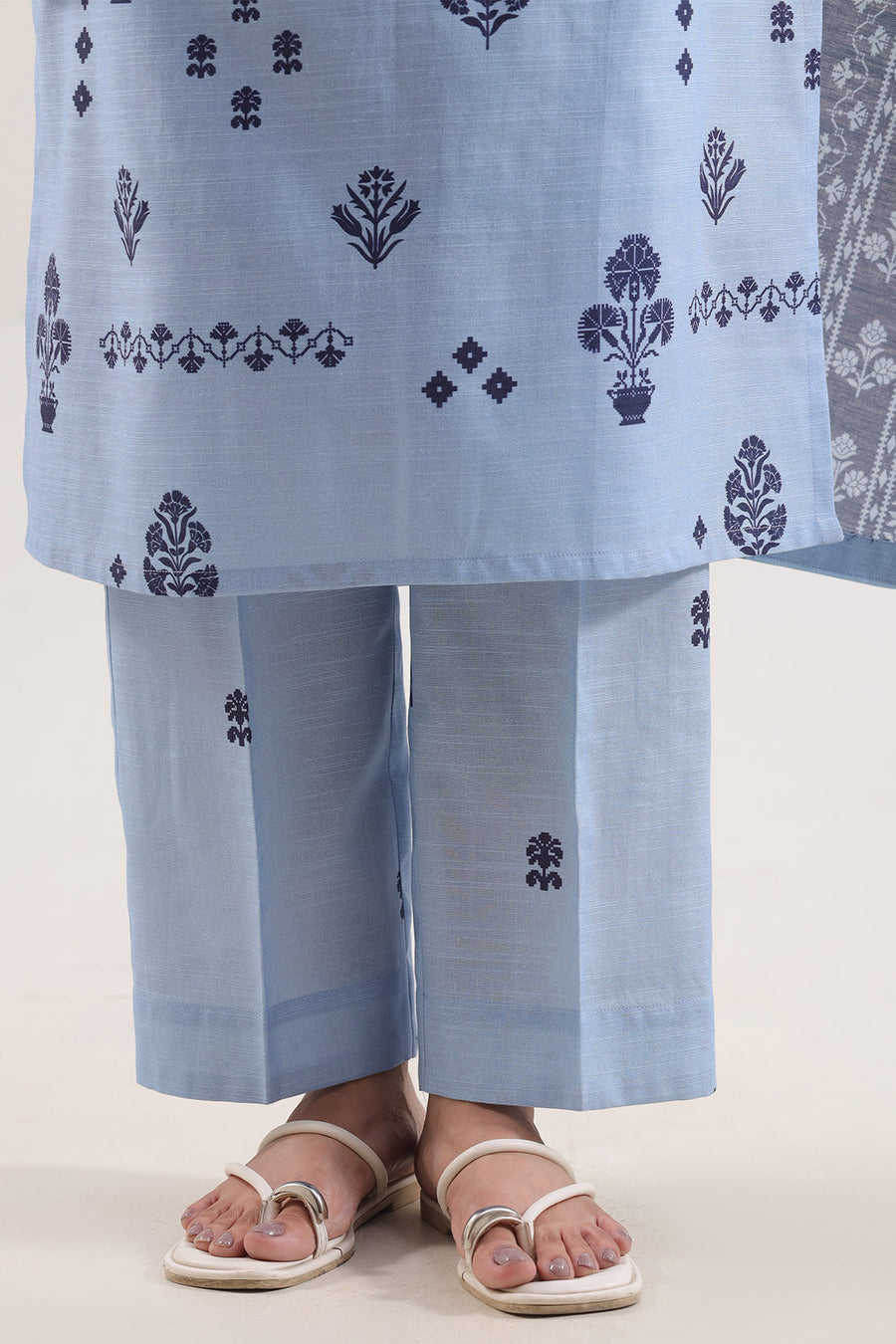 Printed Khaddar Stitched 3 Piece - Pehnaawaa