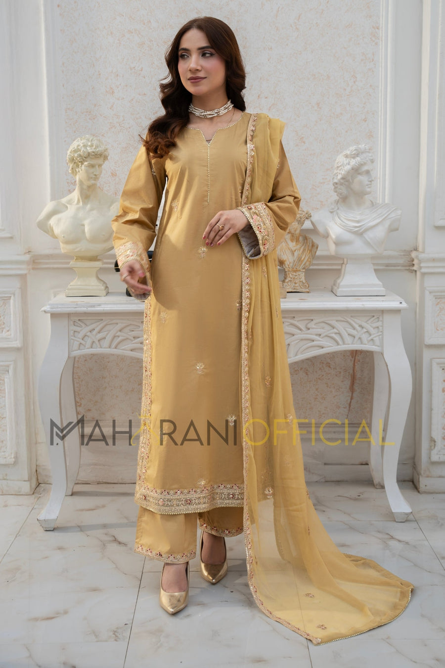 zarnish 3 piece Embroidered Stitched suit
