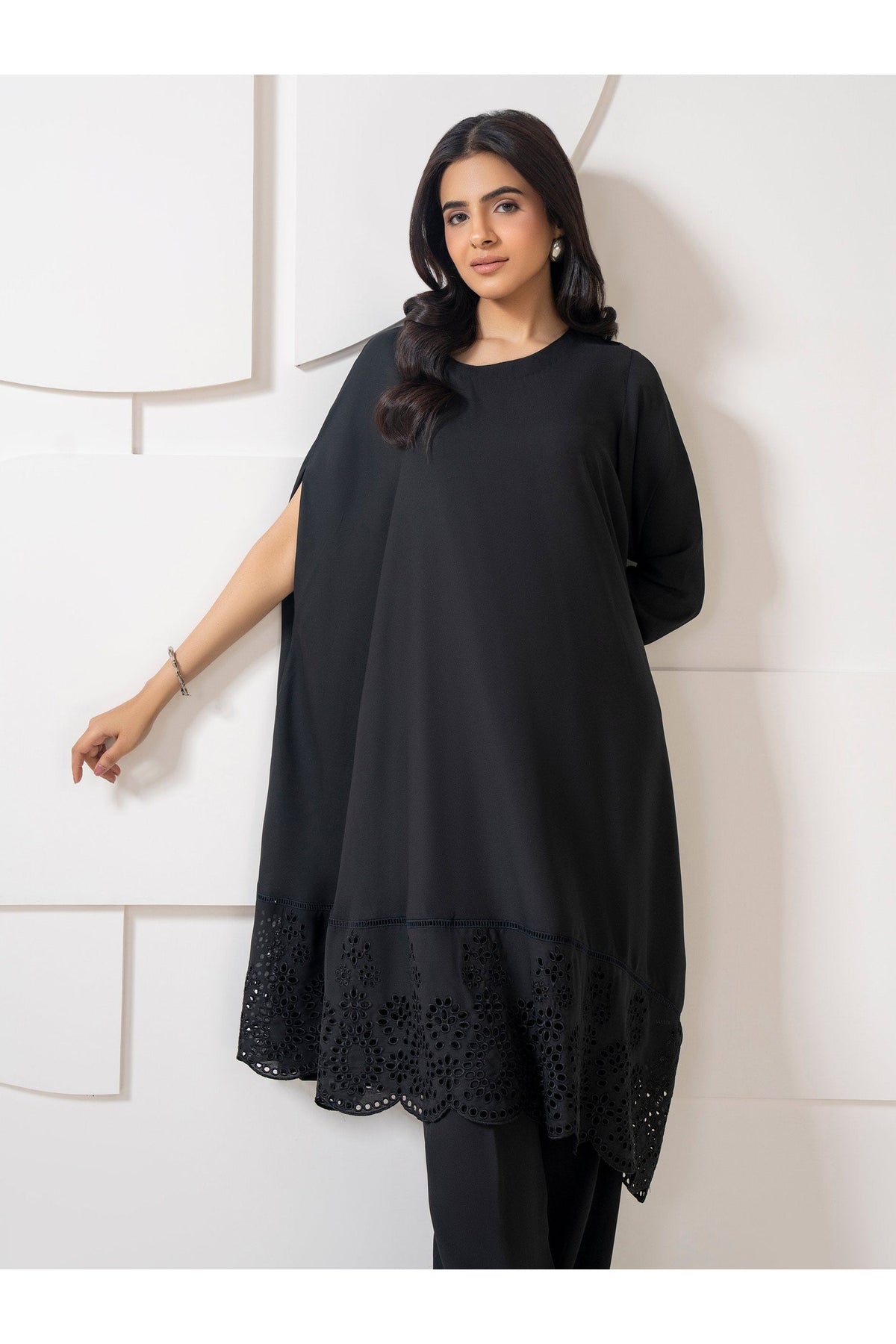 Grip Shirt with Stylish Embroidery