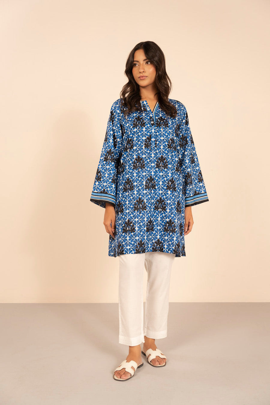 Khaddar Printed Shirt Of Distinction - Pehnaawaa