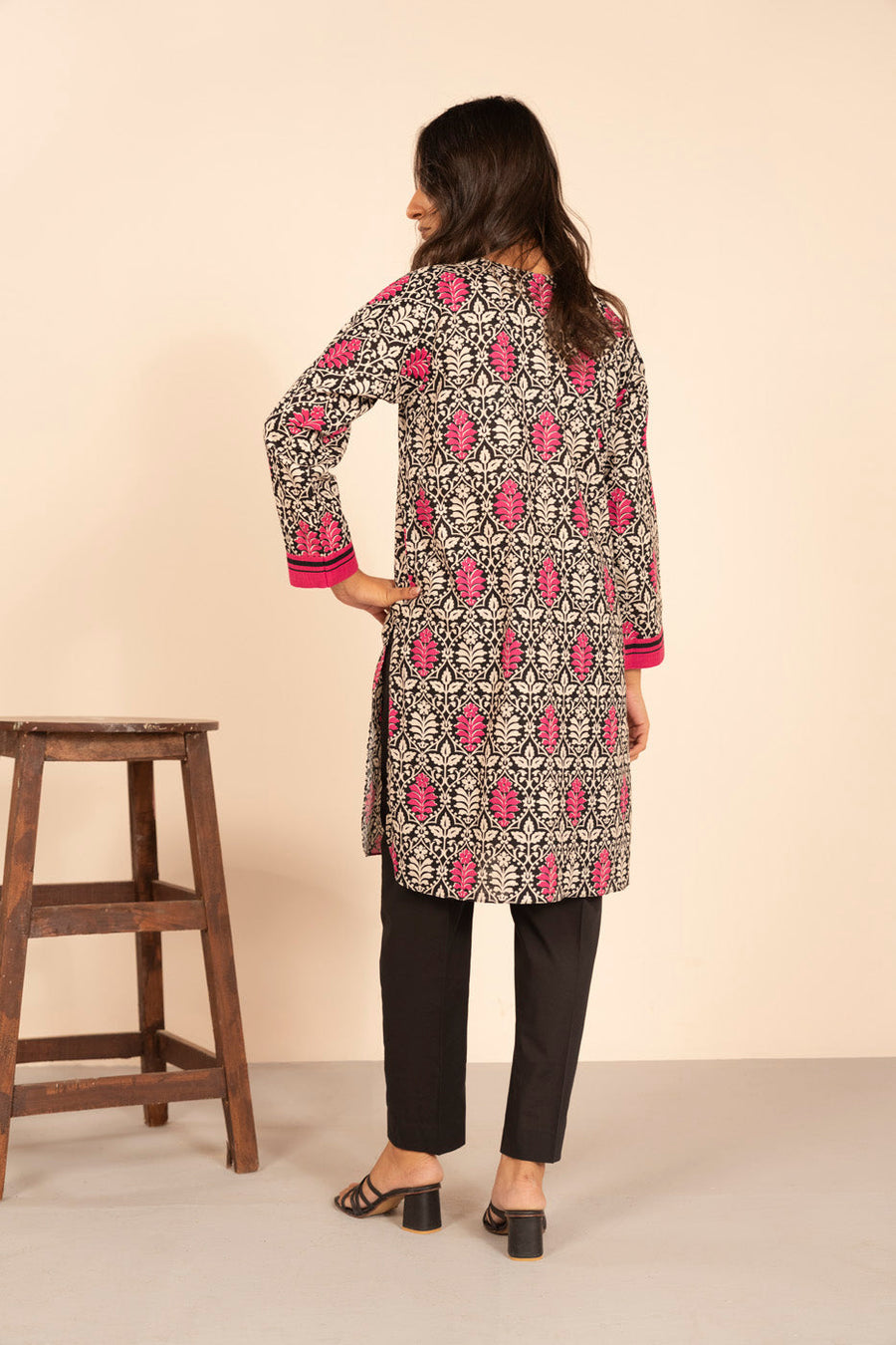 Timeless Elegant Printed Khaddar Shirt - Pehnaawaa