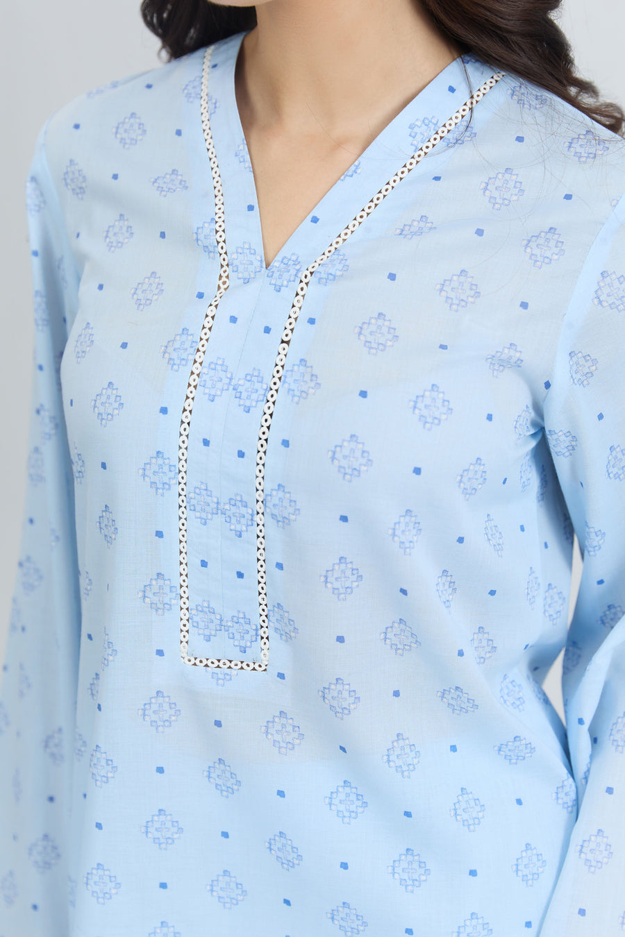 LAWN | EMBROIDERED - Pehnaawaa