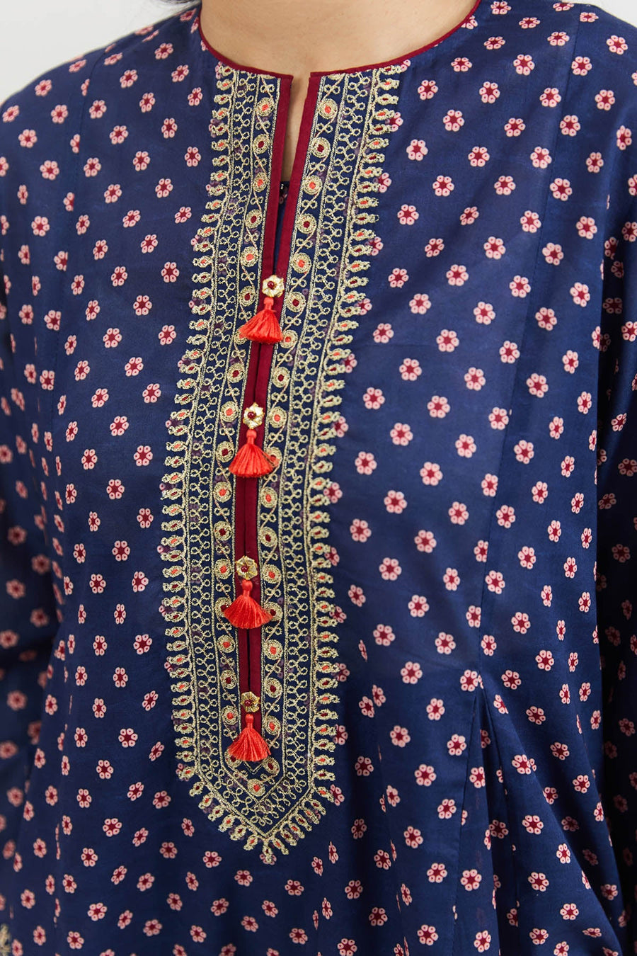 LAWN | EMBROIDERED - Pehnaawaa
