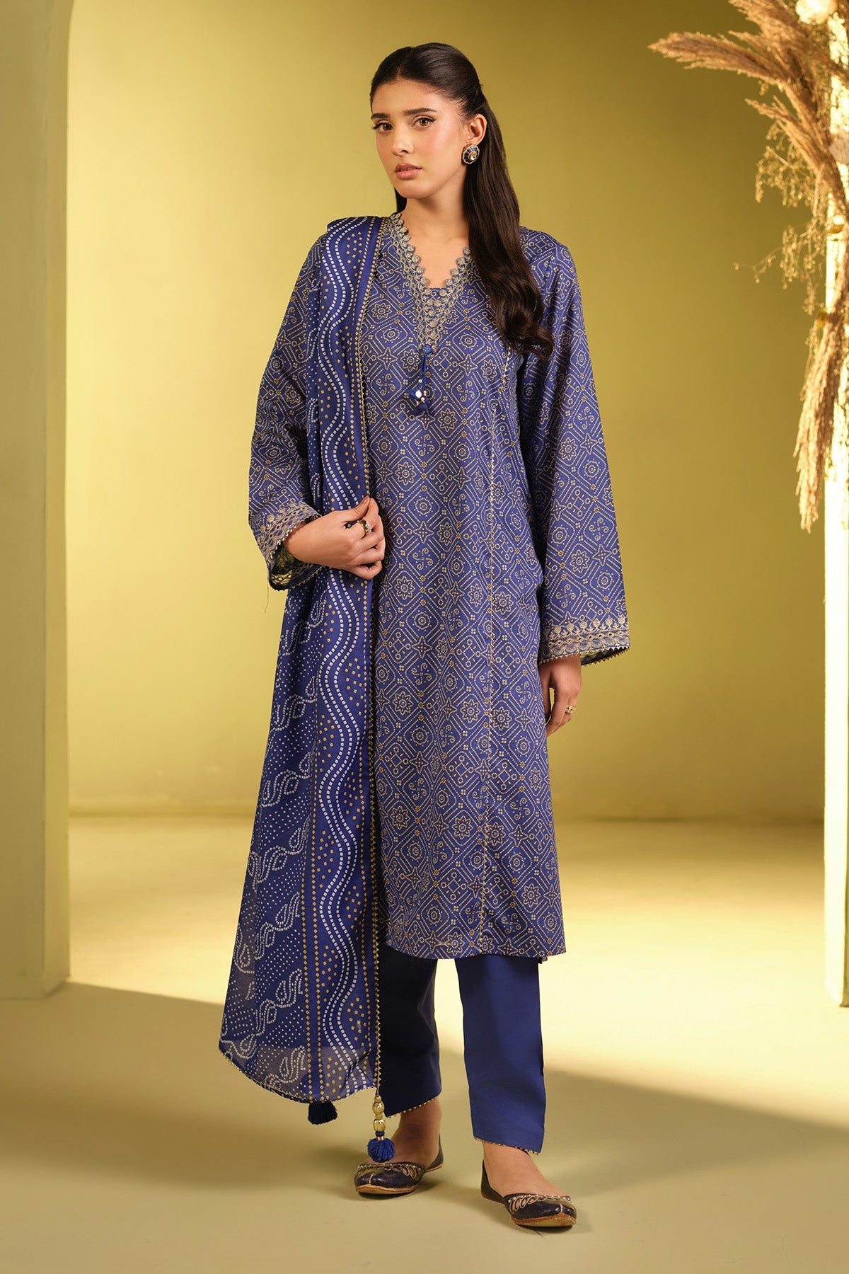 LAWN | EMBROIDERED