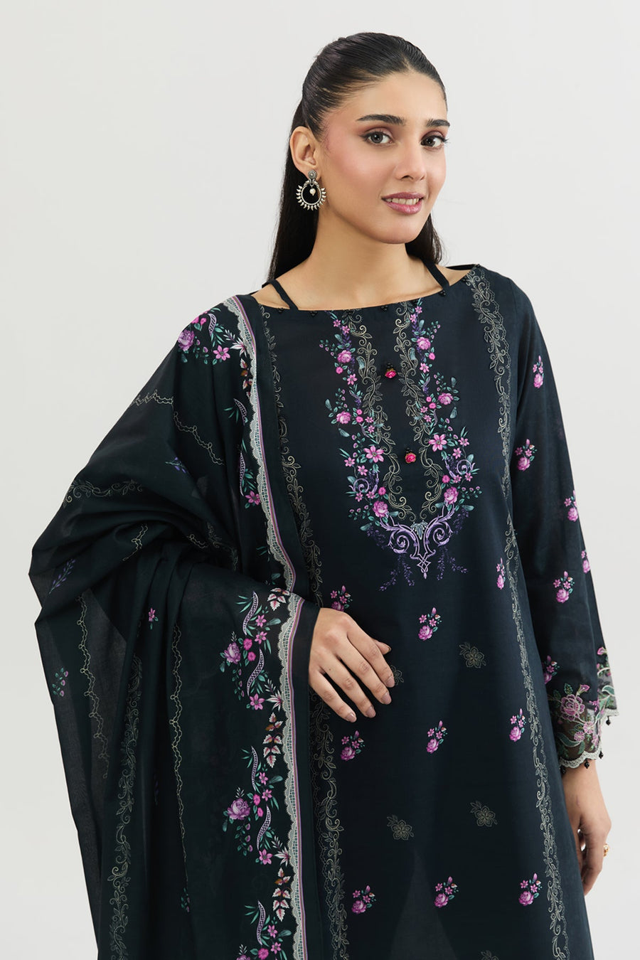 LAWN | EMBROIDERED - Pehnaawaa