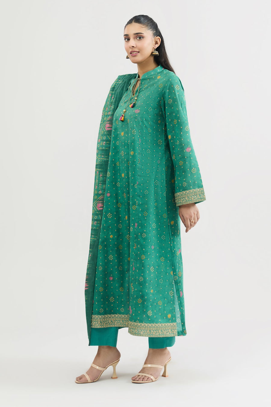 LAWN | EMBROIDERED - Pehnaawaa