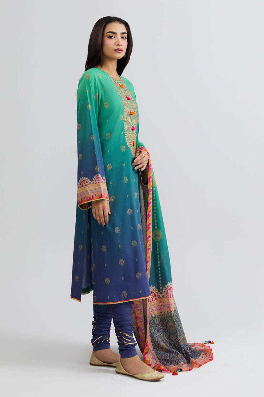 LAWN | EMBROIDERED - Pehnaawaa