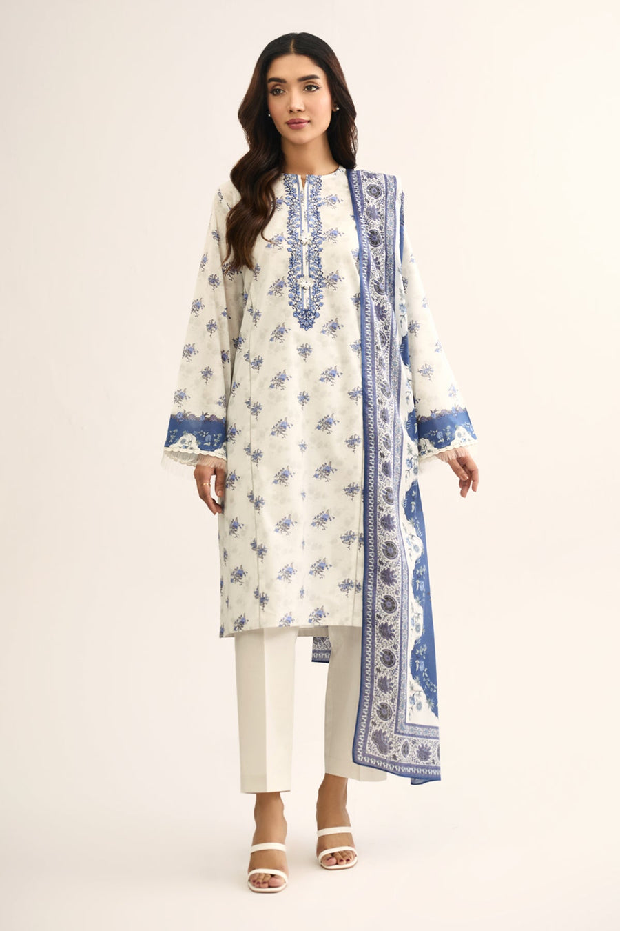 LAWN | EMBROIDERED - Pehnaawaa