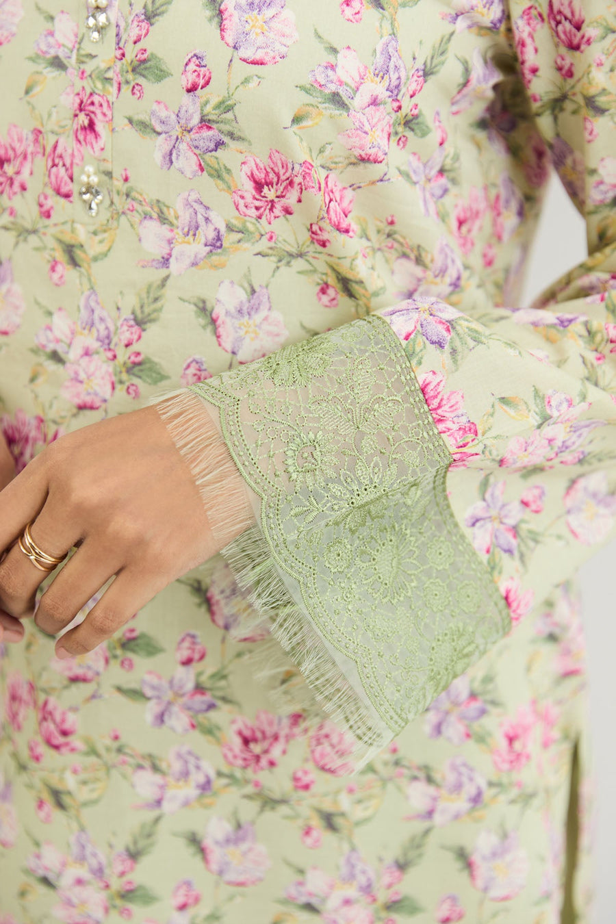 LAWN | EMBROIDERED - Pehnaawaa