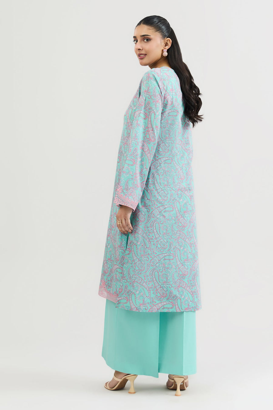 LAWN | EMBROIDERED - Pehnaawaa