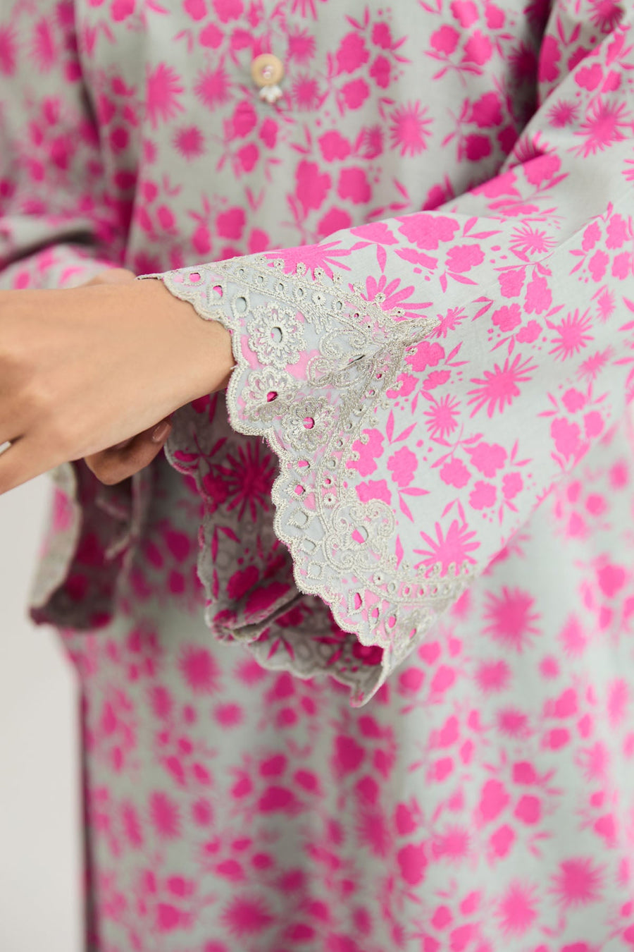 LAWN | EMBROIDERED - Pehnaawaa