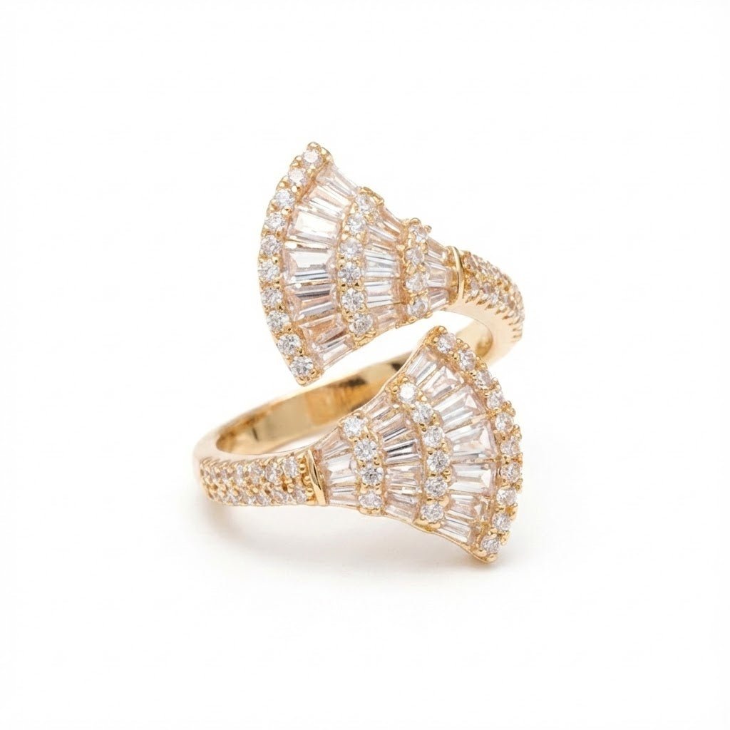 Elegant Gold Fan-Shaped Ring