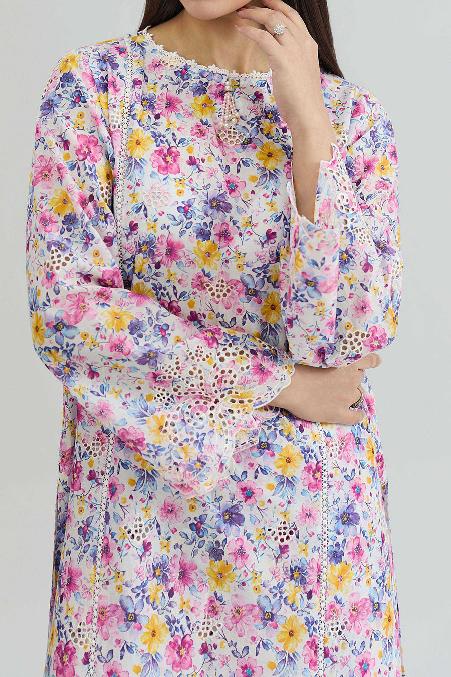 LAWN | EMBROIDERED - Pehnaawaa