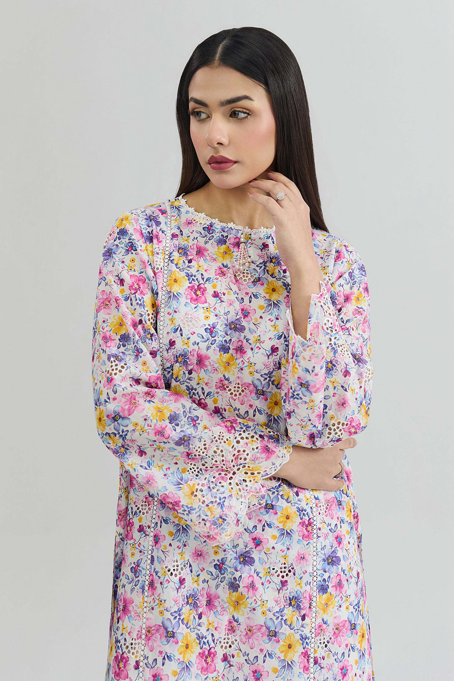 LAWN | EMBROIDERED - Pehnaawaa