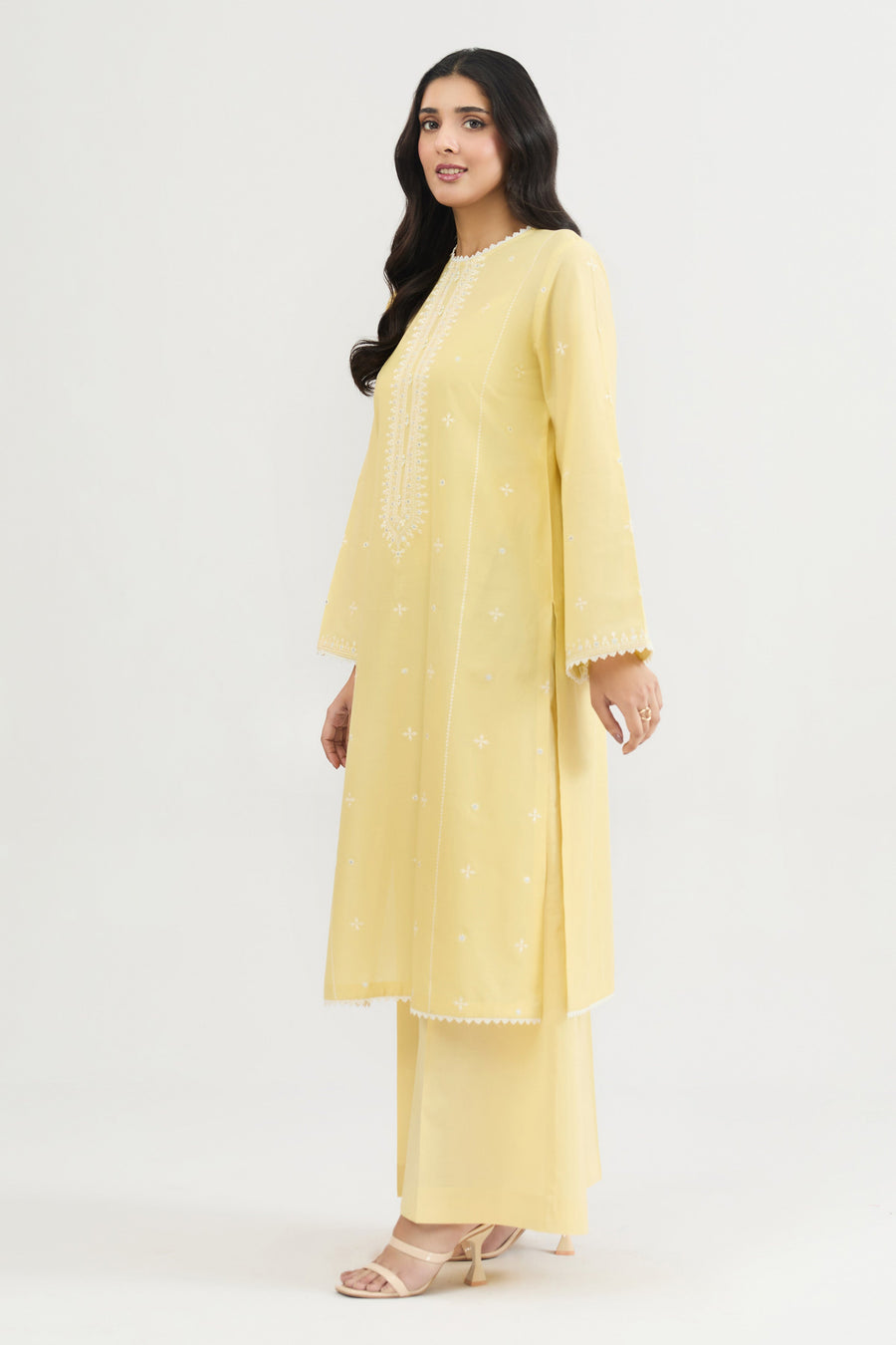 LAWN | EMBROIDERED - Pehnaawaa