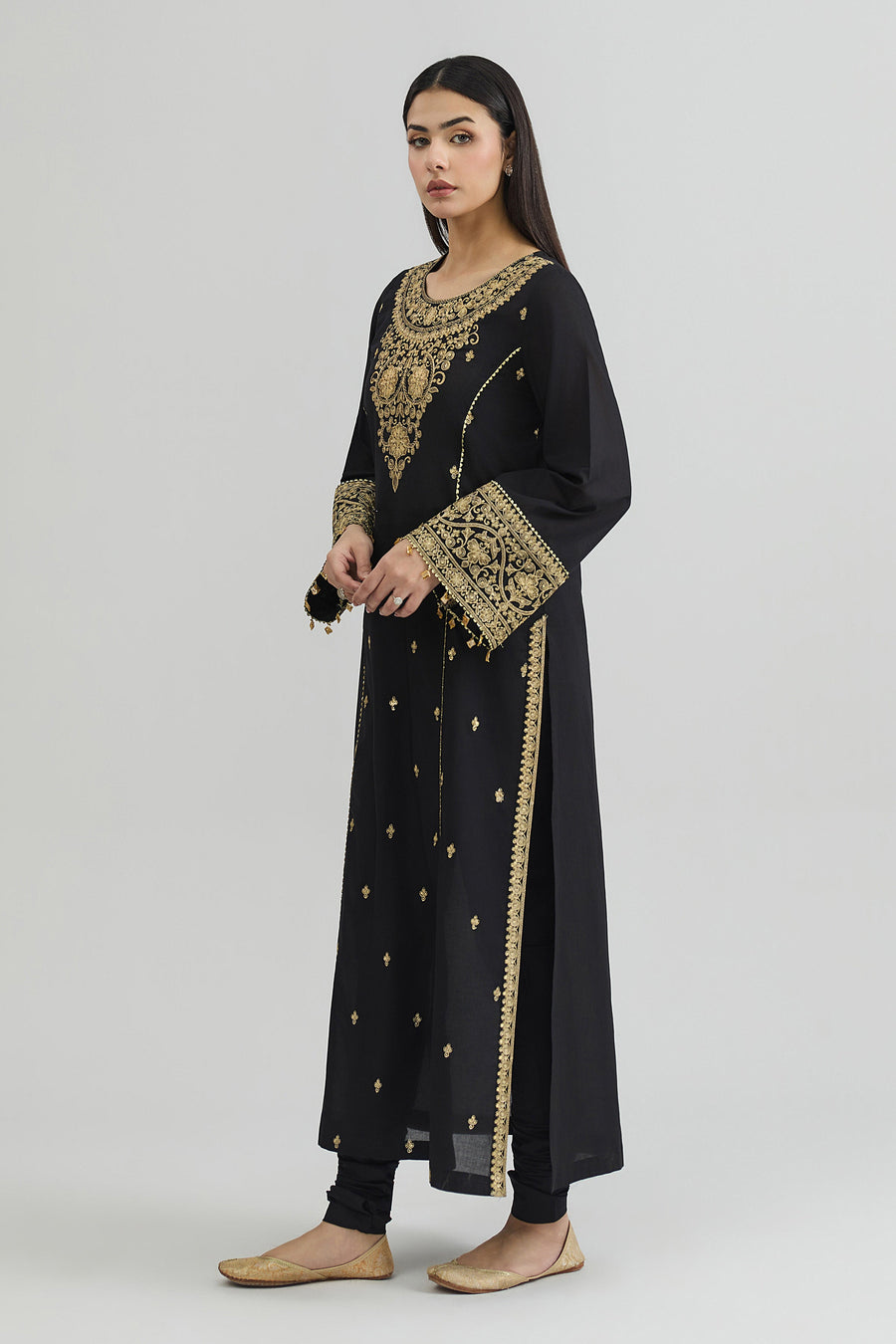 LAWN | EMBROIDERED - Pehnaawaa