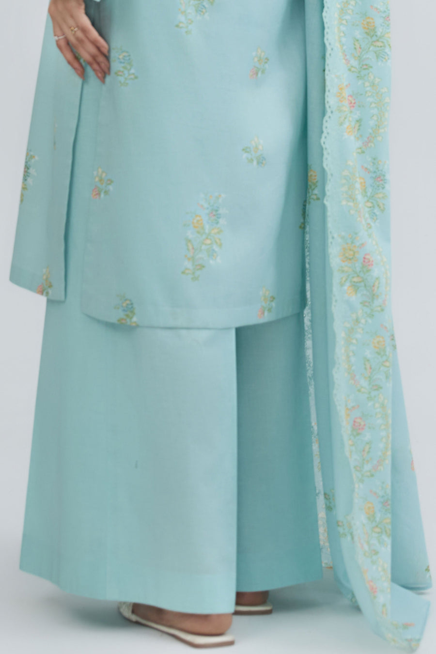 LAWN | EMBROIDERED - Pehnaawaa