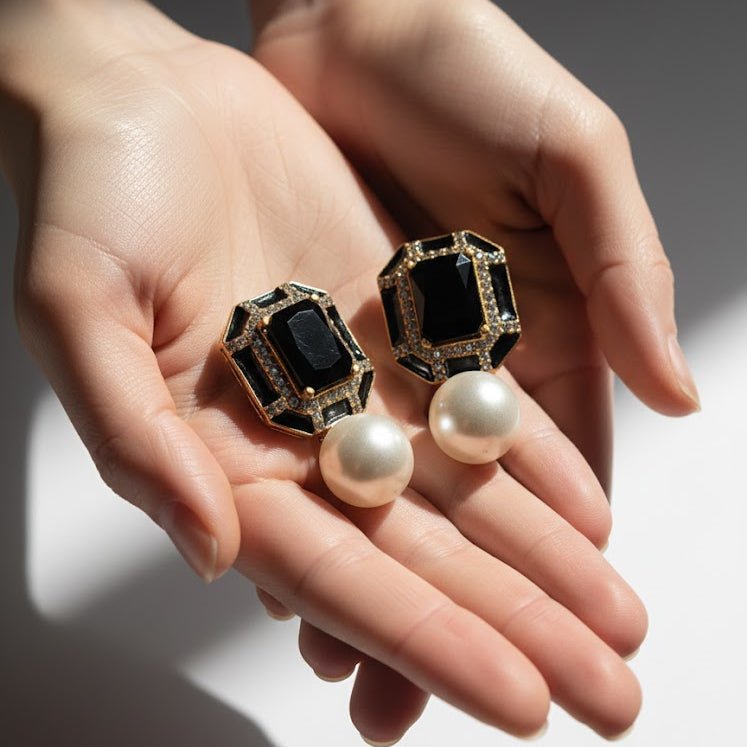 Sadaf Glow Studs - Pehnaawaa