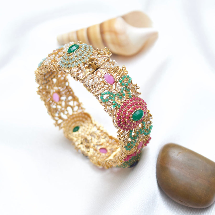 Single Luxury Naurattan Bangle - Pehnaawaa