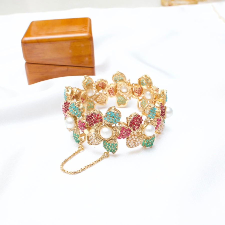Single Pearl Naurattan Bangle - Pehnaawaa