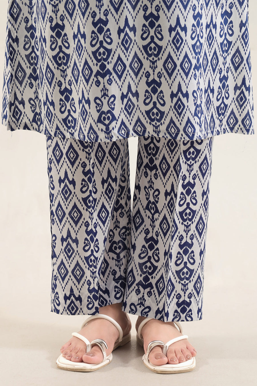 Printed Arabic Lawn Stitched 2 Piece (Shirt/Trouser) - Pehnaawaa