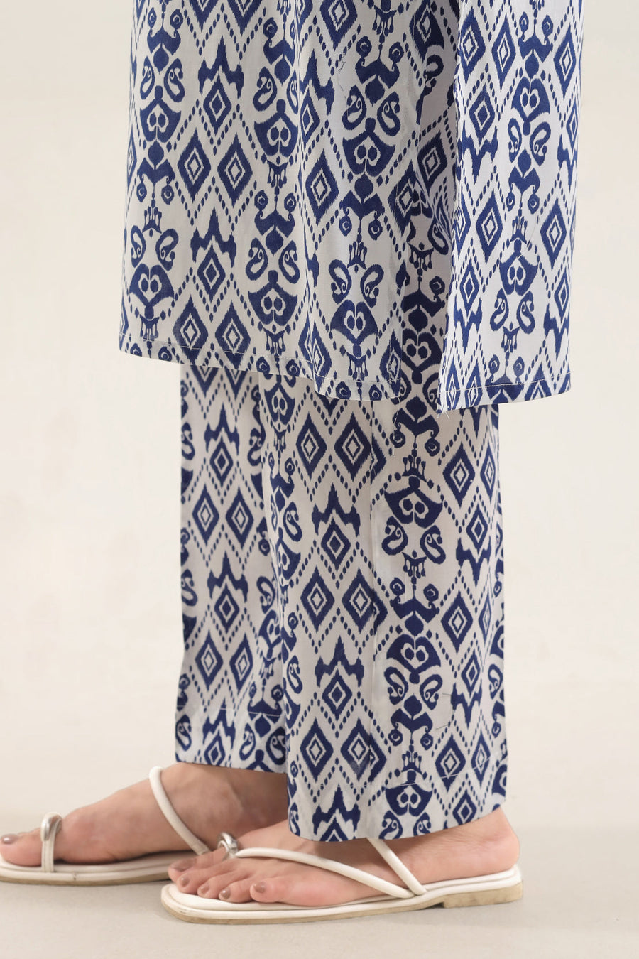 Printed Arabic Lawn Stitched 2 Piece (Shirt/Trouser) - Pehnaawaa