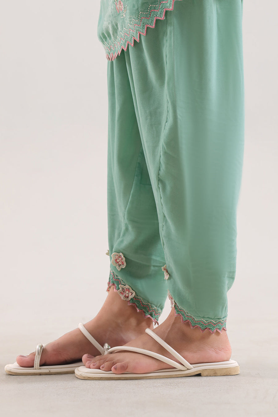 Solid Embroidered Velvet Stitched (Shirt/Trouser) - Pehnaawaa