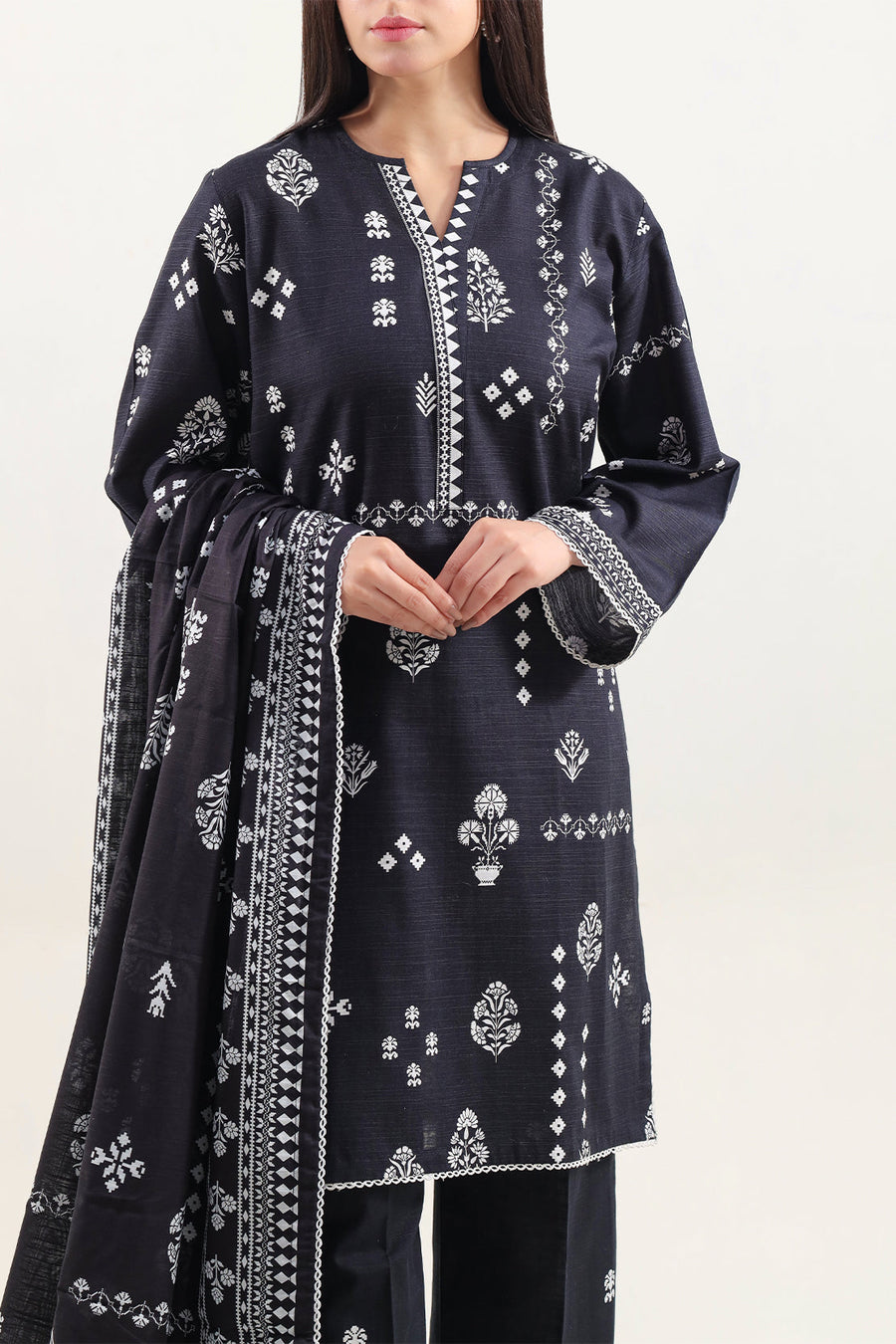 Printed Khaddar Stitched 3 Piece - Pehnaawaa