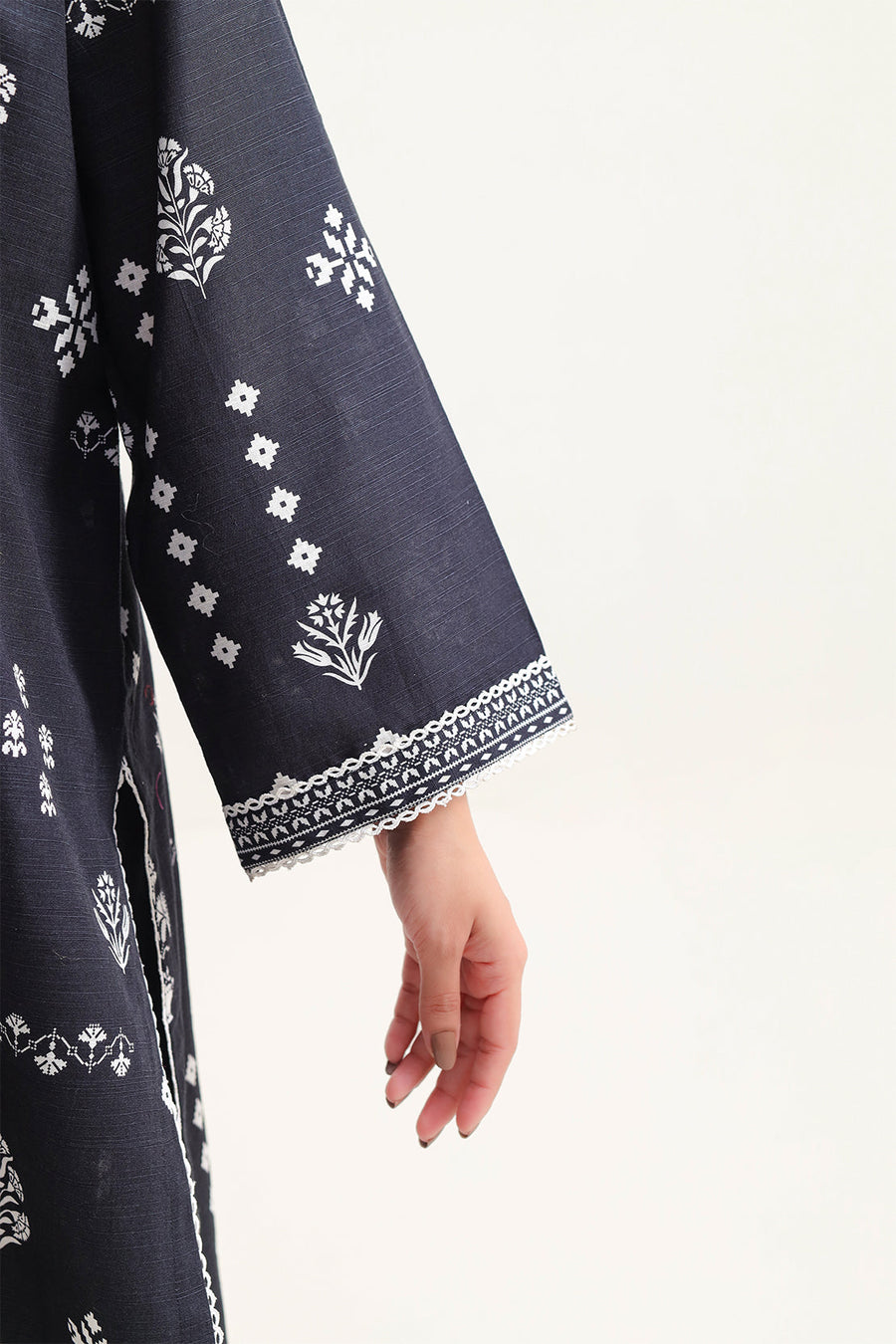 Printed Khaddar Stitched 3 Piece - Pehnaawaa