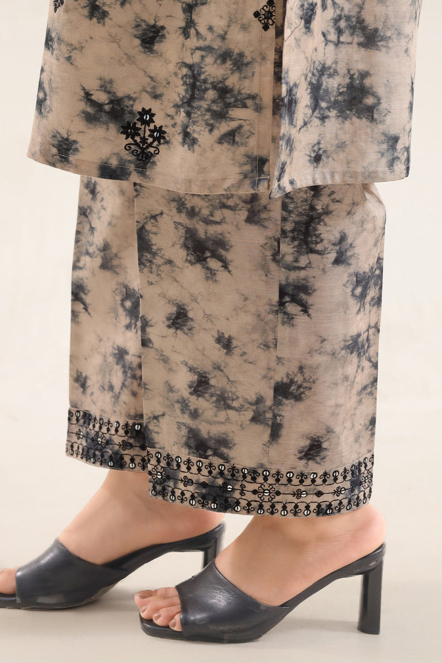 Printed Embroidered Khaddar Stitched 2 Piece (Shirt/Trouser) - Pehnaawaa