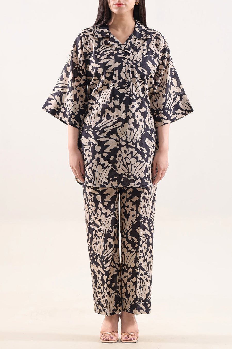 Printed Khaddar Stitched 2 Piece (Shirt/Trouser) - Pehnaawaa