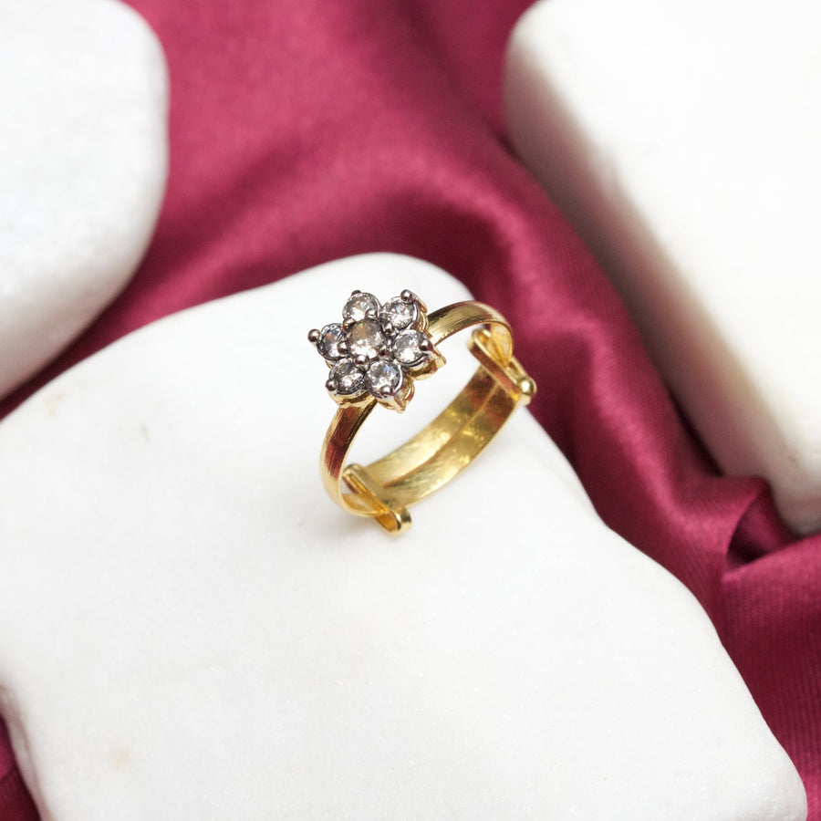 Zircoon Flowers Ring - Pehnaawaa