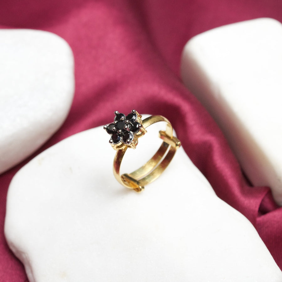 Zircoon Flowers Ring - Pehnaawaa